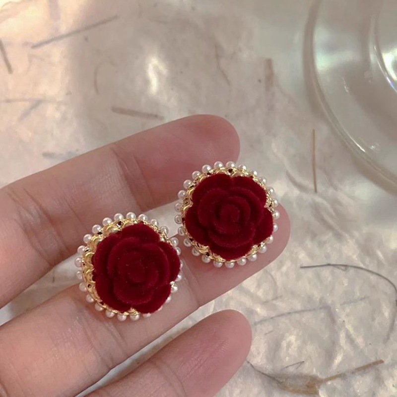 39# Camellia flocking earrings