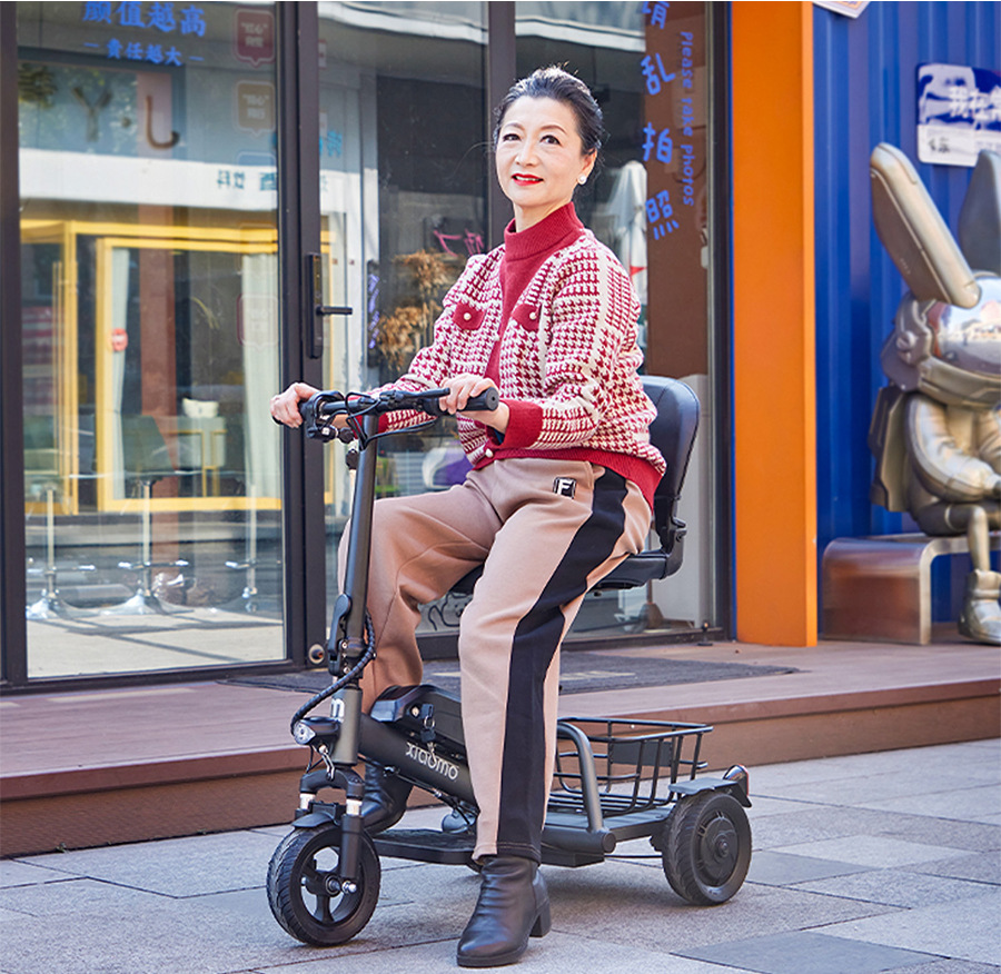 Cross-Border Amazon Dropshipping Aluminum Alloy Lightweight Folding Electric Three-Wheel Scooter for the Elderly Home Lithium Battery Car