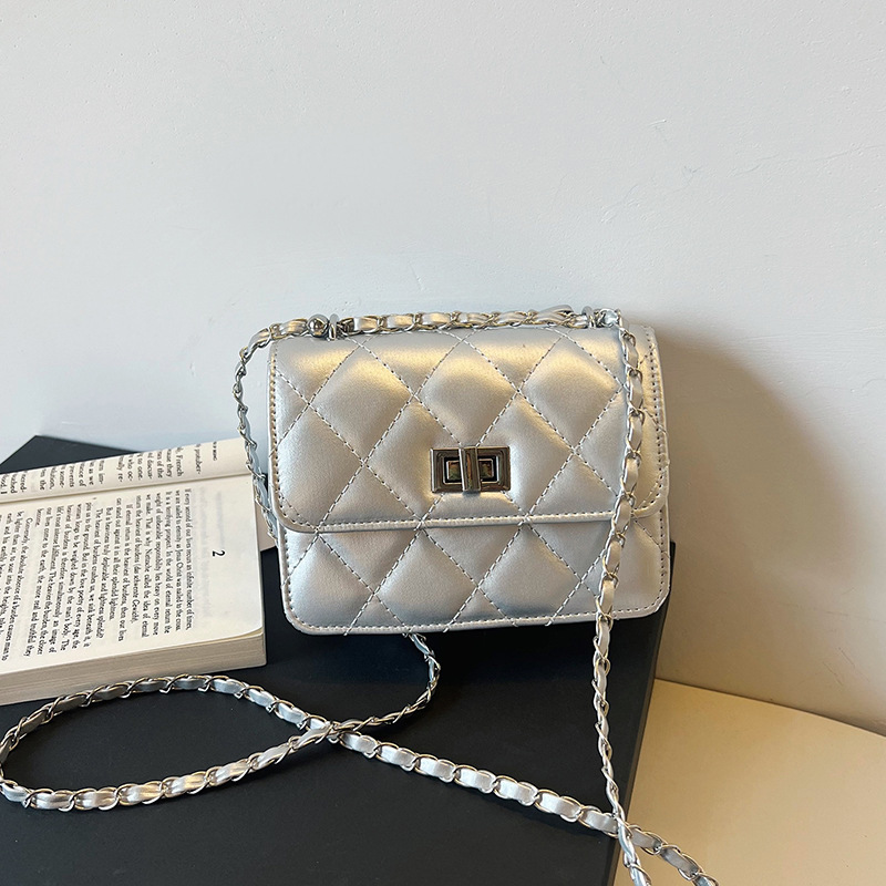 Mini bolso de plata para mujer 2024 nuevo bolso de cadena de diamantes de alta gama de moda bolso cuadrado pequeño de mensajero de un solo hombro