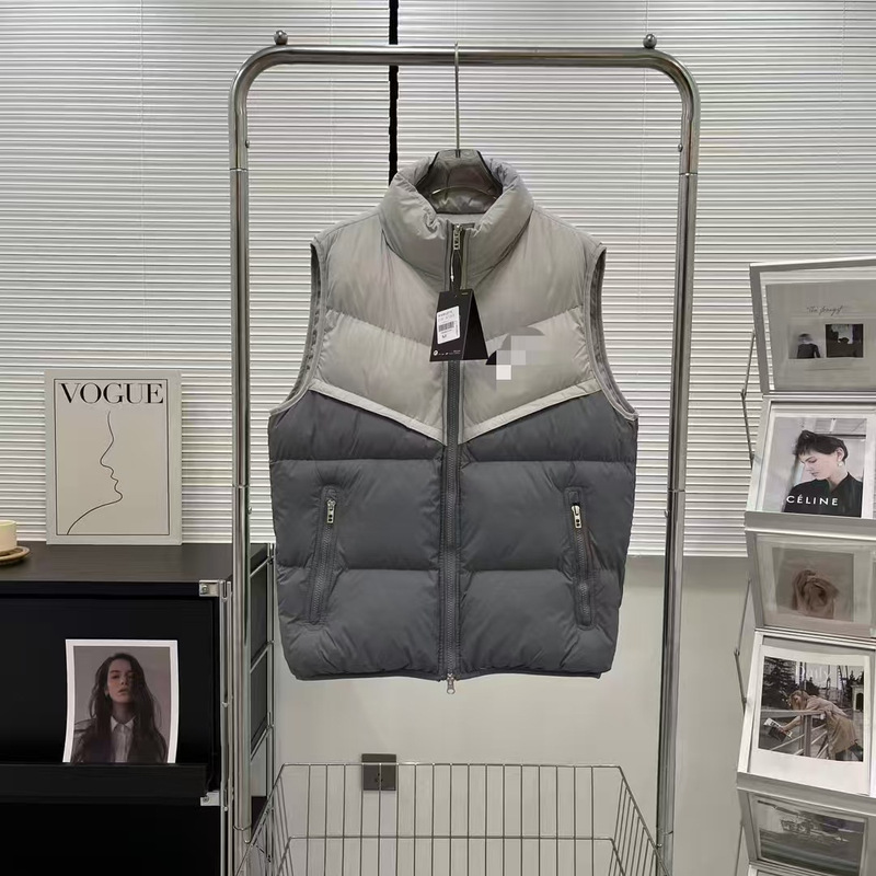 Hook 2025 New Autumn and Winter Men's Jacket Cold-Proof Warm Cotton Jacket Plus Cotton Thickened Hook Sleeveless Top Hook 2025 New Autumn and Winter Men's Jacket Cold-Proof Warm Cotton Jacket Plus Cotton Thickened Hook Sleeveless Top
