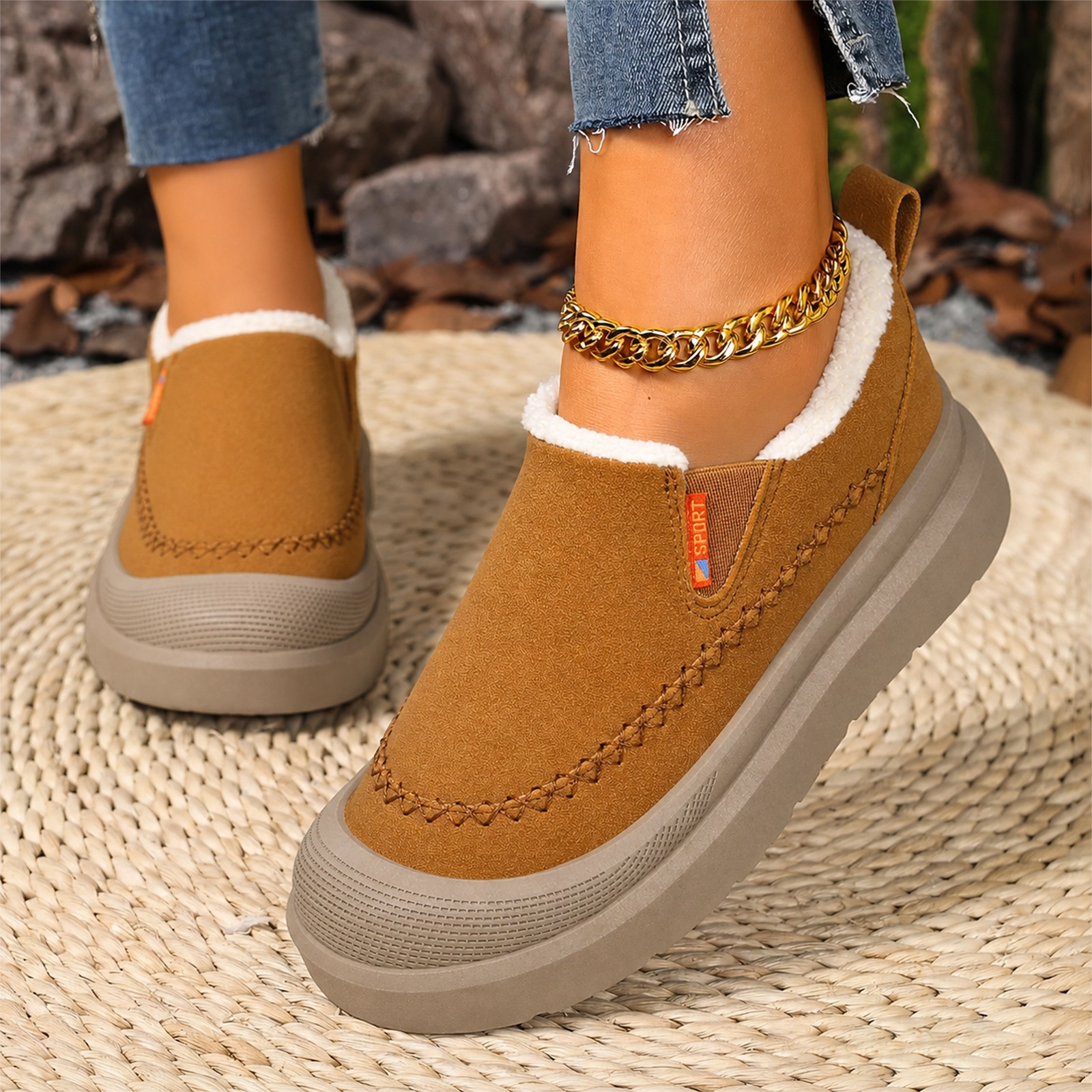 Nuevo invierno de terciopelo grueso calentamiento zapatos de mujer con suela suave y poco profunda, botas de nieve de tamaño grande cómodas y casuales para mujeres