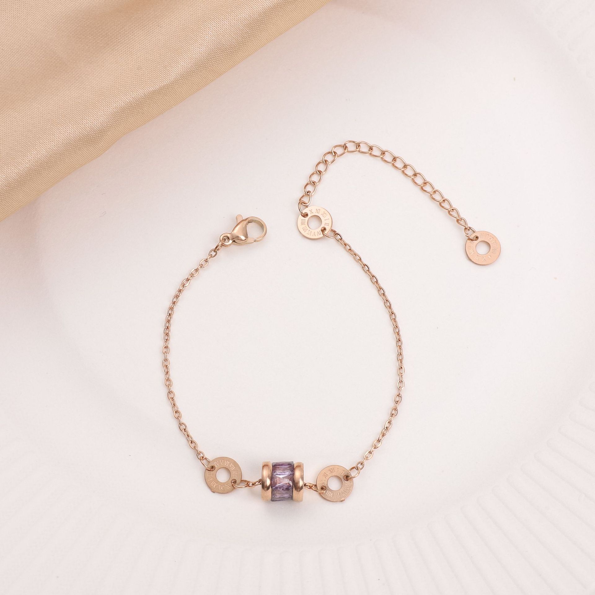 Ventas transfronterizas calientes nuevas pulseras de acero de titanio personalidad femenina de alto nivel diseño ligero de lujo moda temperamento versátil joyería de acero de titanio image 17