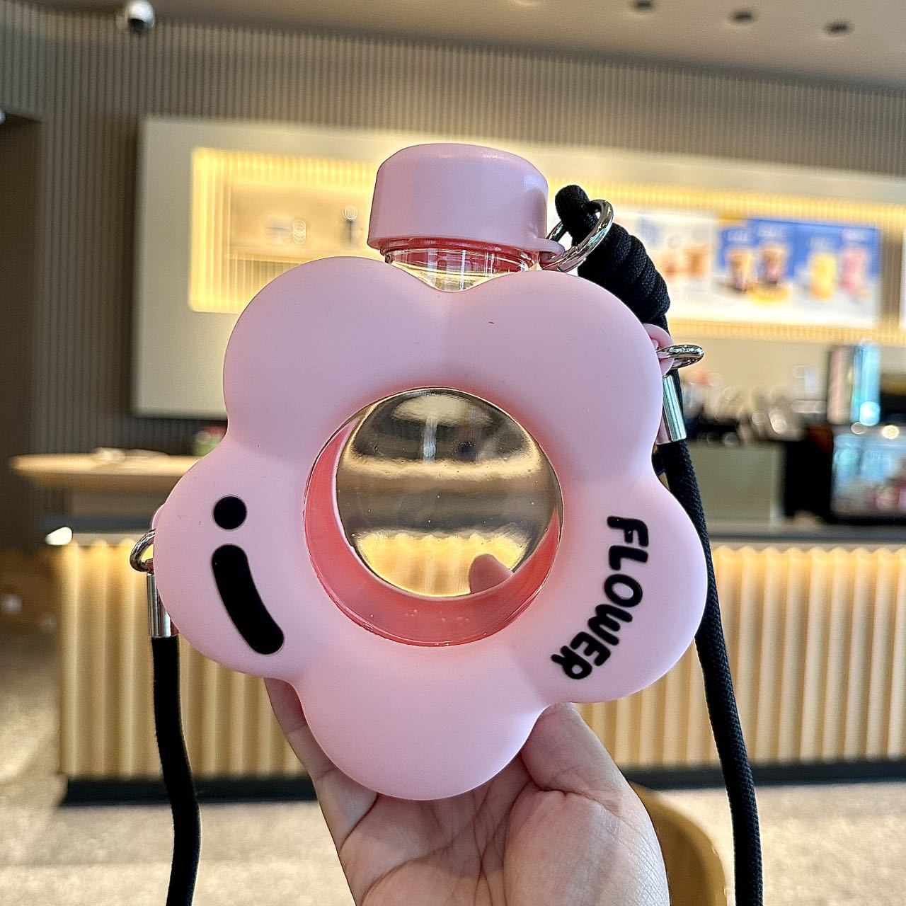 h2uTiviiztSHn2aJjQ1VWrJ5OeSaoZxpAtGx