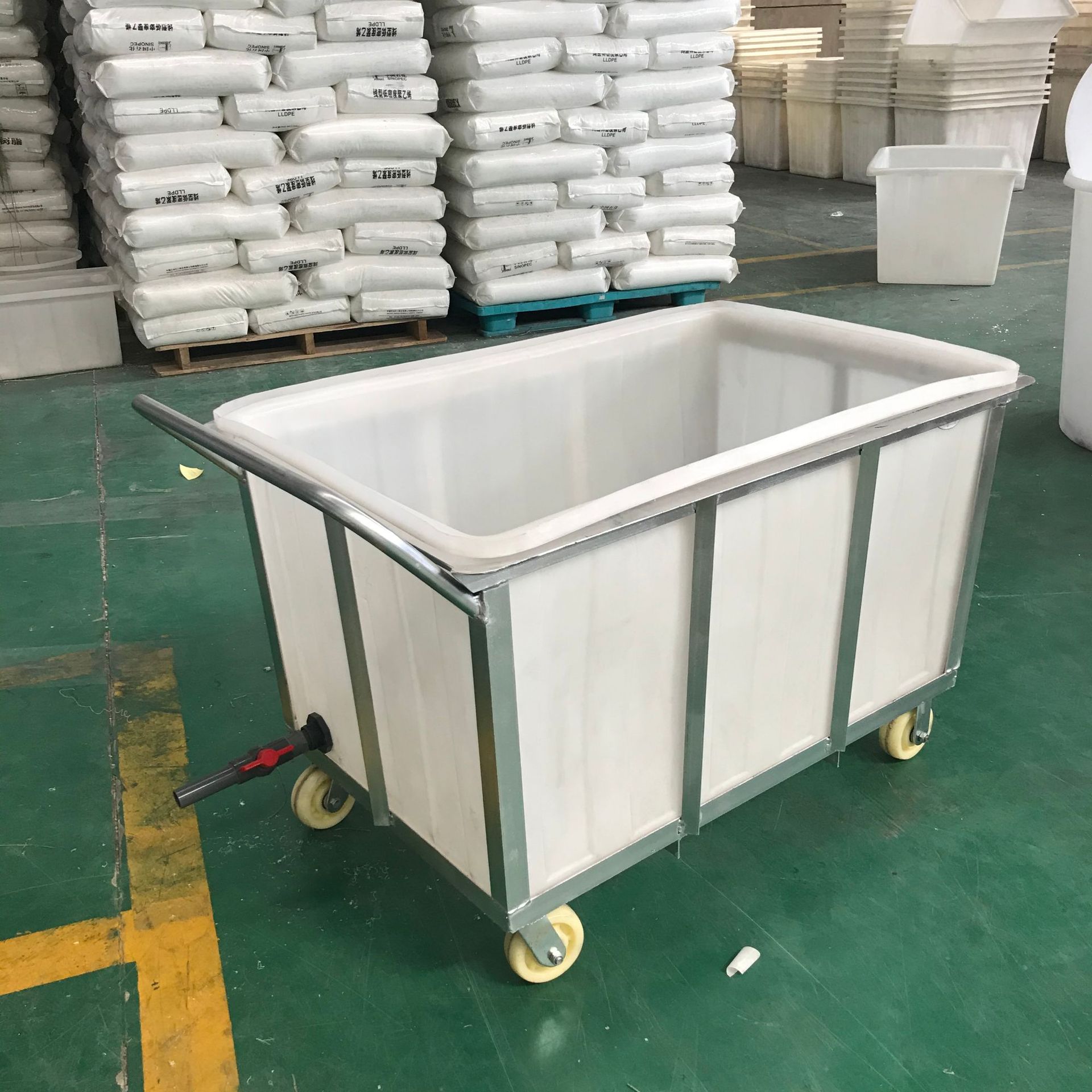 推布车洗衣房布草车塑料湿布桶服装厂周转箱落布桶pe牛筋方箱