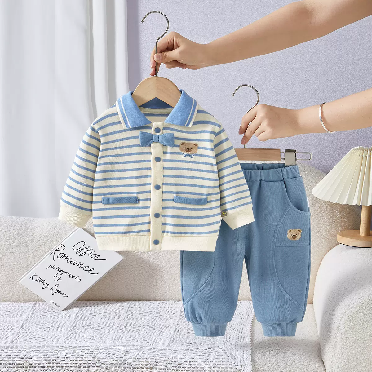 蓝色条纹儿童套装可爱春秋季翻领卫衣学院风外穿宝宝童装厂家批发