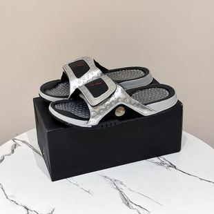 ��ԭAJ13һ����3D؈�۰�Ħ�׷������m�\����Ь��ŮHydro 13�ě�Ь