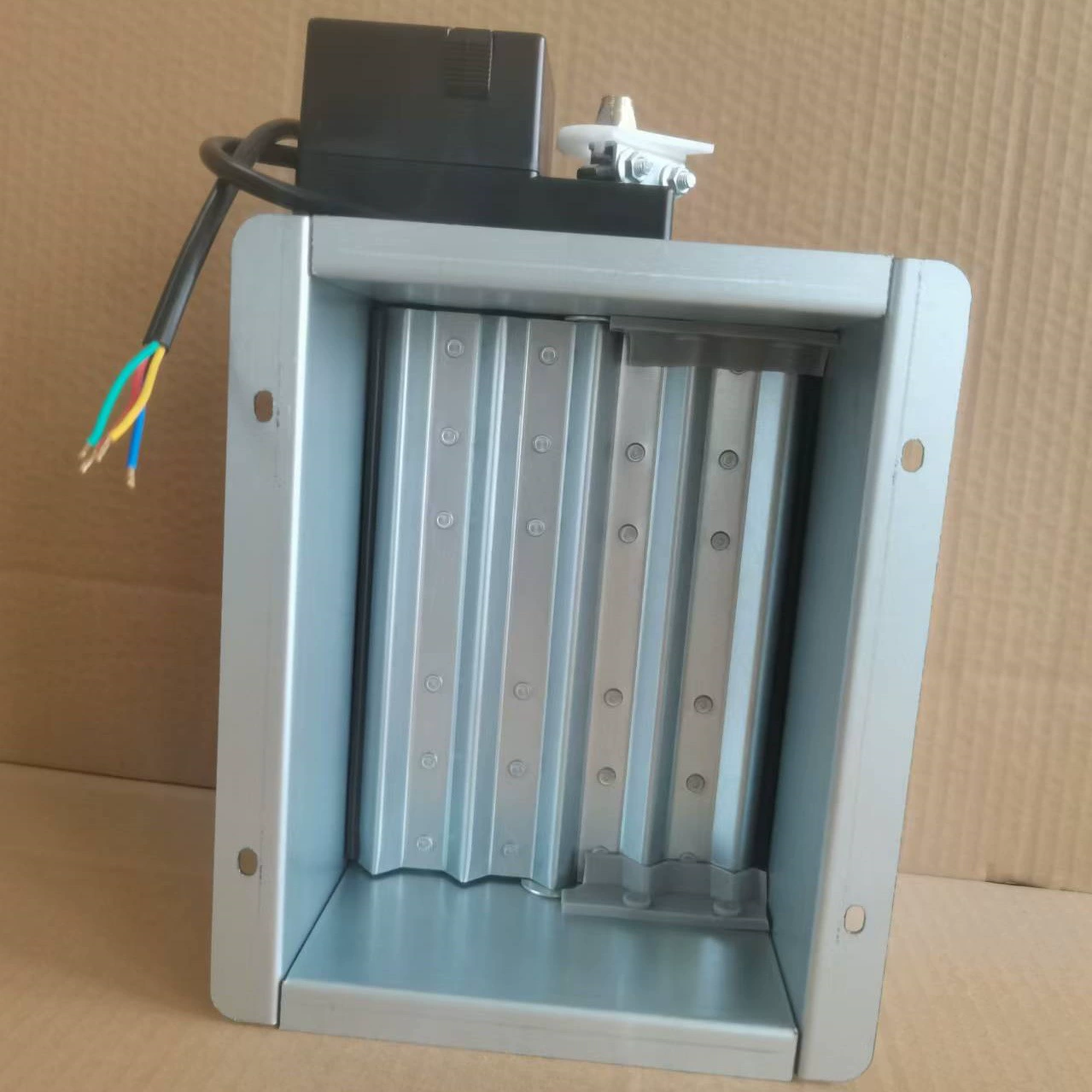 Фабрика прямых продаж оцинкованный регулирующий клапан малого калибра Электрический пневматический закрытый клапан из алюминиевого сплава регулирующий объем воздуха клапан