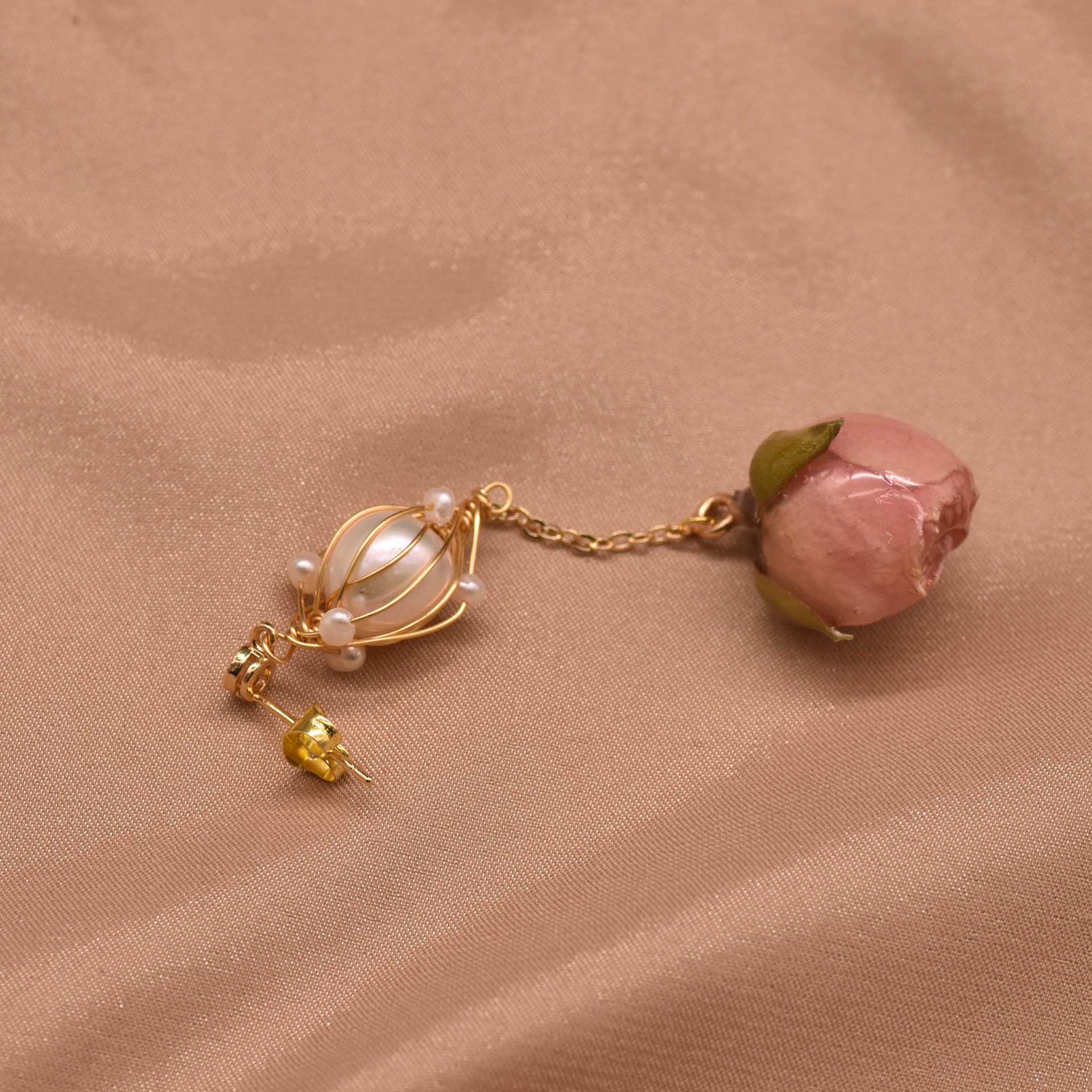 Perla pendientes de perla de alta calidad pendientes de perla de estilo largo pendientes de flor de goteo simple hechos a mano al por mayor natural