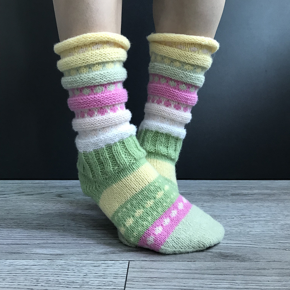 Women's Fashion Stripe Polyester Jacquard Crew Socks display picture 2