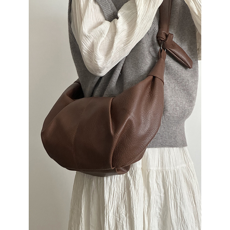 Korean Retro Soft Leather Pleated Dumpling Bag Lazy Style Casual Versatile Commuter Shoulder Messenger Bag Croissant Bag_voghion.com