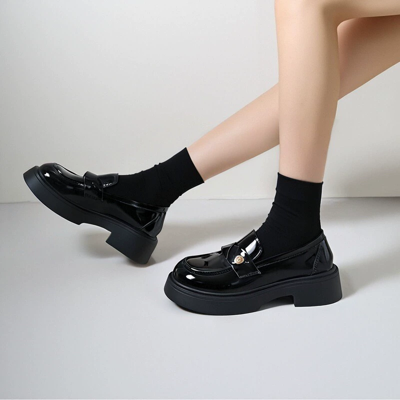 2025 новые летние повседневные туфли новые лоферы женские в британском стиле черные маленькие кожаные туфли