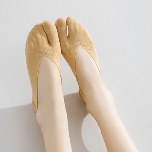 Spring and summer two toe socks velvet solid color sweat-absorbent breathable boat Socks non-slip non-slip heel invisible socks wholesale