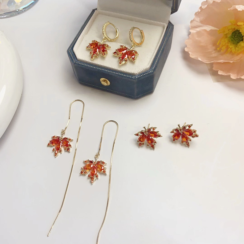 Chinoiserie Fashion Maple Leaf Copper Inlay Zircon Earrings