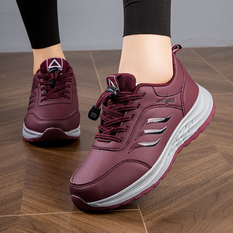 2023 autumn and winter old men's shoes widened and fat women's middle-aged and elderly mother leather waterproof walking shoes non-slip soft bottom leather shoes