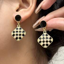 韩国简约几何黑色棋盘格米珠耳环轻奢小众气质高级设计感耳钉耳饰