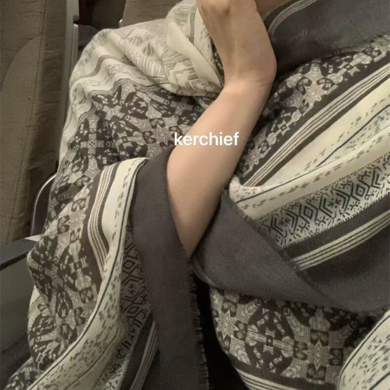 Metwo Oversized Mid-Century Style Shawl Gray Geometric Pattern Square Scarf Women's Versatile Casual Air-Conditioned Scarf Autumn Metwo Oversized Mid-Century Style Shawl Gray Geometric Pattern Square Scarf Women's Versatile Casual Air-Conditioned Scarf Autumn