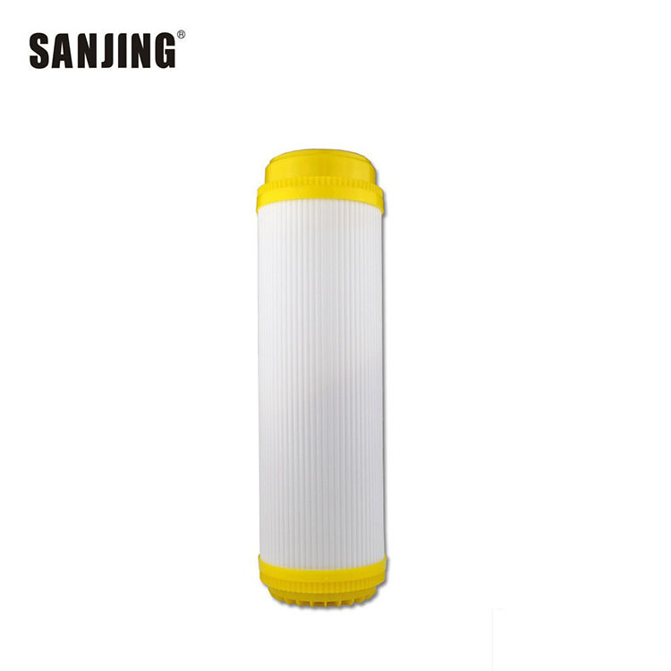 Venta al por mayor de 10 pulgadas DI ablandamiento elemento de filtro de resina desincrustante de acción prolongada elemento de filtro de grado alimenticio resina catiónica renovable