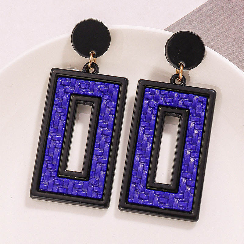 Fashionable Light Luxury Square Geometric Hollow Pendant Earrings Daily High-End Simple Style Fashion Temperament Earrings Fashionable Light Luxury Square Geometric Hollow Pendant Earrings Daily High-End Simple Style Fashion Temperament Earrings