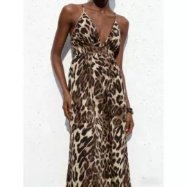 连衣裙;户外皮肤衣/防晒衣;时尚休闲套装