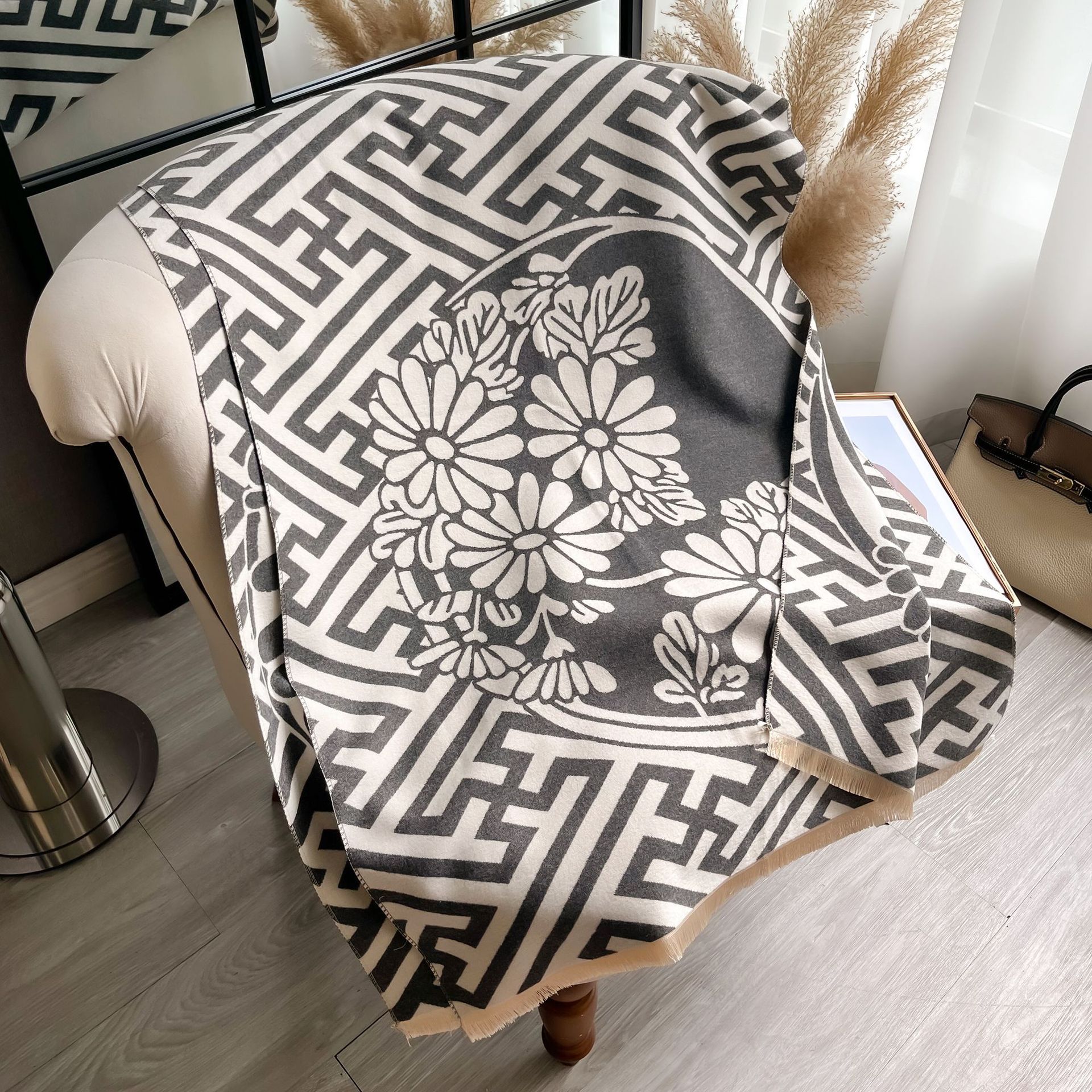 Floral retro bufandas de cashmere letras europeas y coreanas para mujeres calentamiento capa gruesa de doble uso largo abrigo