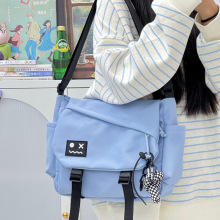 斜挎包男士日系机能风工装邮差包休闲ins潮酷大容量学生单肩包女