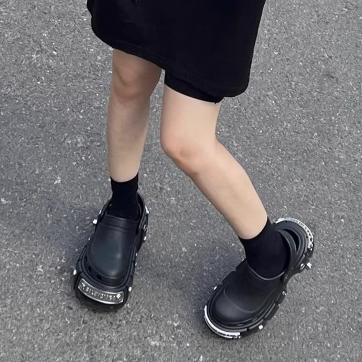 2025 New European Style Platform Clogs Thick Sole Men's Couples Closed-Toe Slippers Women's Non-Slip Odor-Resistant_vogvips.com