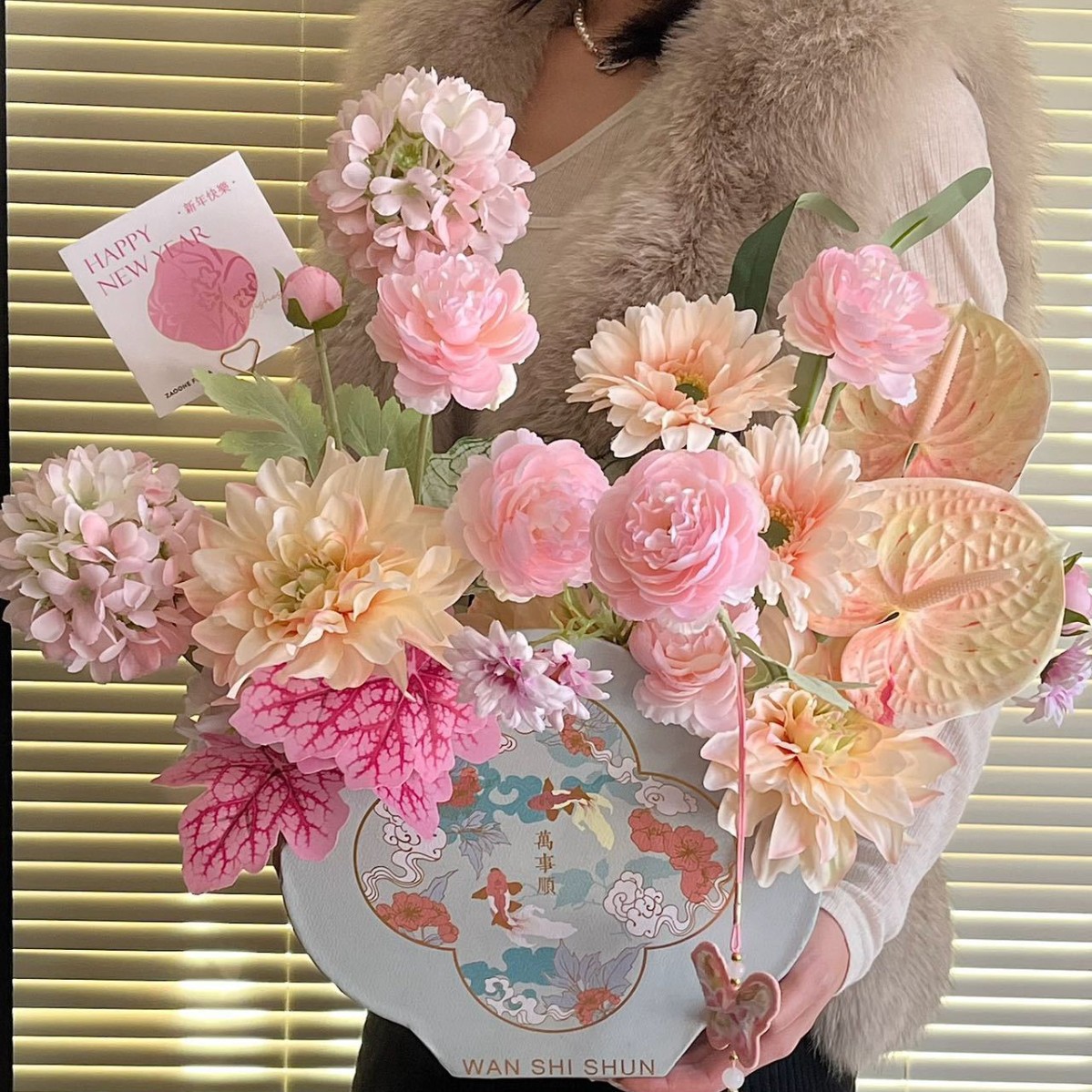 부유한 설날 꽃 핑크 조화 재료 팩