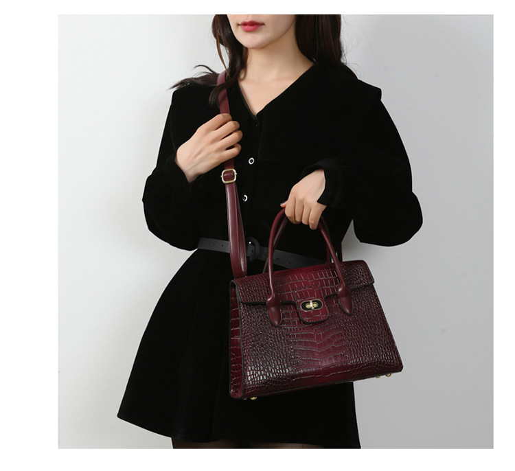1325g Weight Polyester Lining Material Sewing Thread Fashion Element Zipper Closure Type Double Handle , Sling Strap Strap Type Crossbody Bag Bags Type Casual, Business, Daily Occasion Pu Leather Material Crocodile Pattern All Seasons Season Women's Gender Elegant Style Square Shape Women's Pu Leather Crocodile Elegant Sewing Thread Square Zipper Crossbody Bag 3