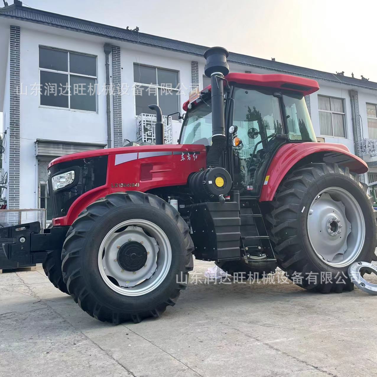 跨境销售出口型四轮拖拉机 东方红1504 1604拖拉机 空调驾驶室