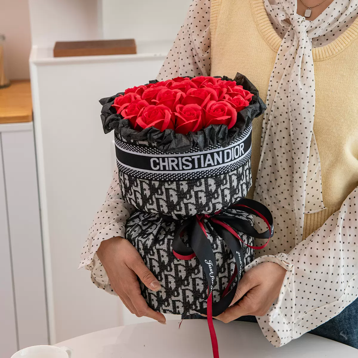 七夕情人节玫瑰花束小香风永生花结婚伴手礼香皂花生日礼物仿真花