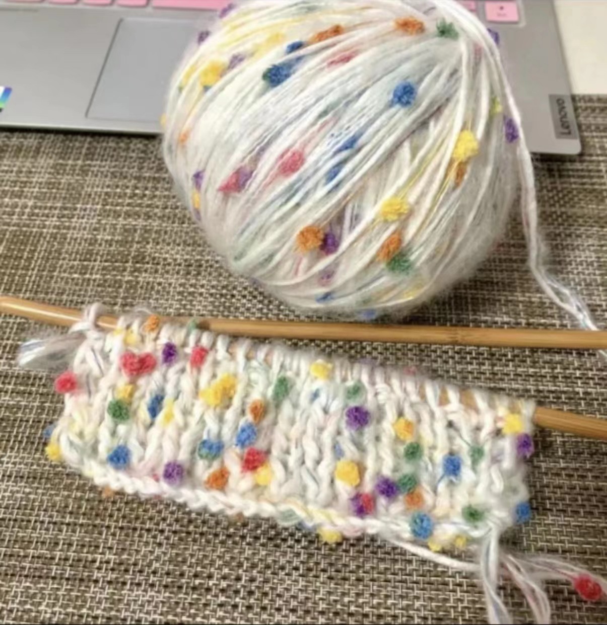 Línea de bufanda de azúcar Arco Iris hecha a mano DIY tejida de color gorro de ping-pong línea mixta mohair línea de lana de Cachemira