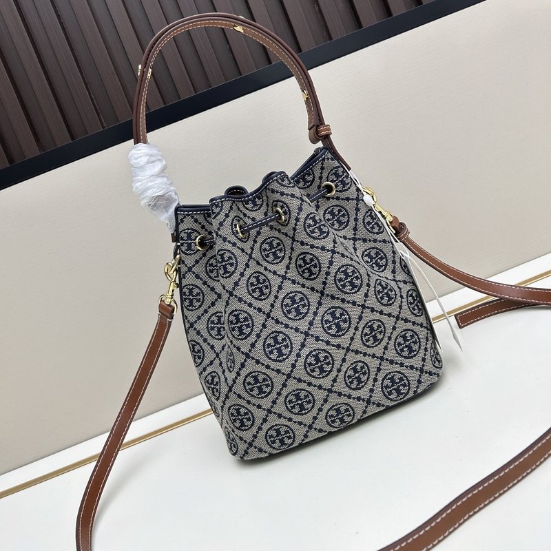 TB家新款T MONOGRAM升级版老花复古抽绳水桶包单肩斜跨女包|undefined