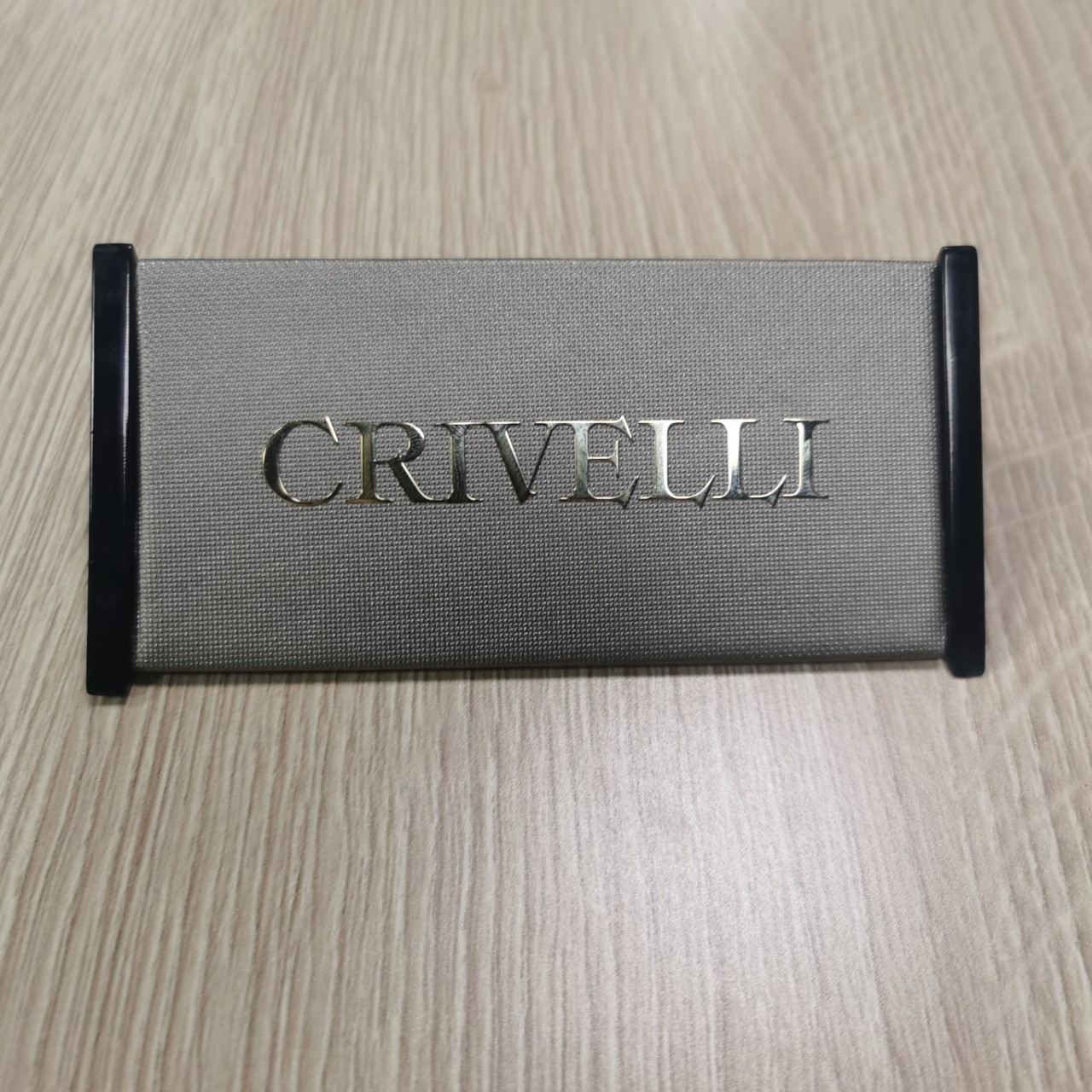 东莞厂家供应高档亚克力木制pu皮三角形桌面logo牌