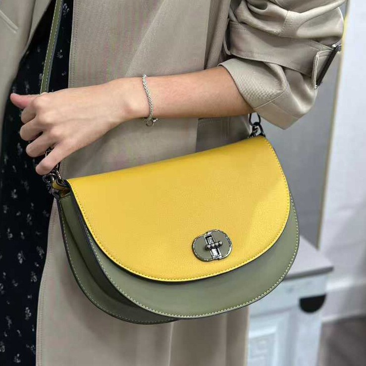 2026 New Vintage Crossbody Bag for Women, Niche Textured Shoulder Saddle Bag, Trendy High-End Minimalist Color-Blocking Design