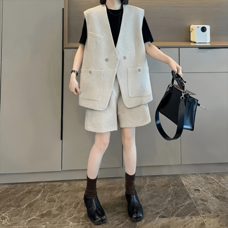 漂亮女装高端洋气减龄套装微胖女生显瘦通勤西装马甲短裤两件套|undefined