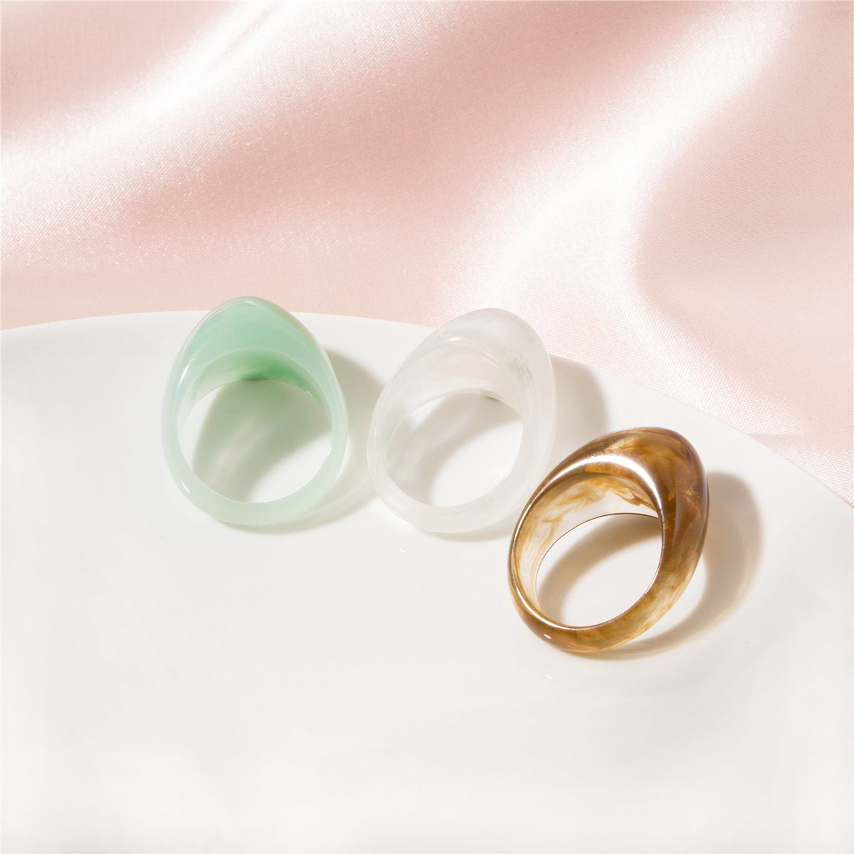 Korean Fashion Drop-shaped Acrylic Transparent Ring display picture 3