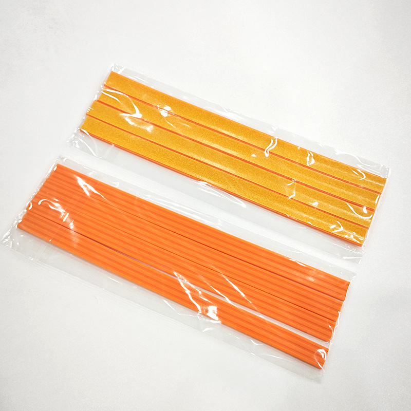 荷物保護カバー、騒音低減、耐摩耗性、厚みのあるシリコンタイヤカバー、粘着性の裏地付きスーツケースホイール保護カバー