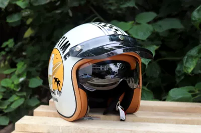 Motosiklet kaskı (dəbilqə) — Dot Three-Quarter Helmet for Motorcycle - mt-5-milky-white-surf-m
