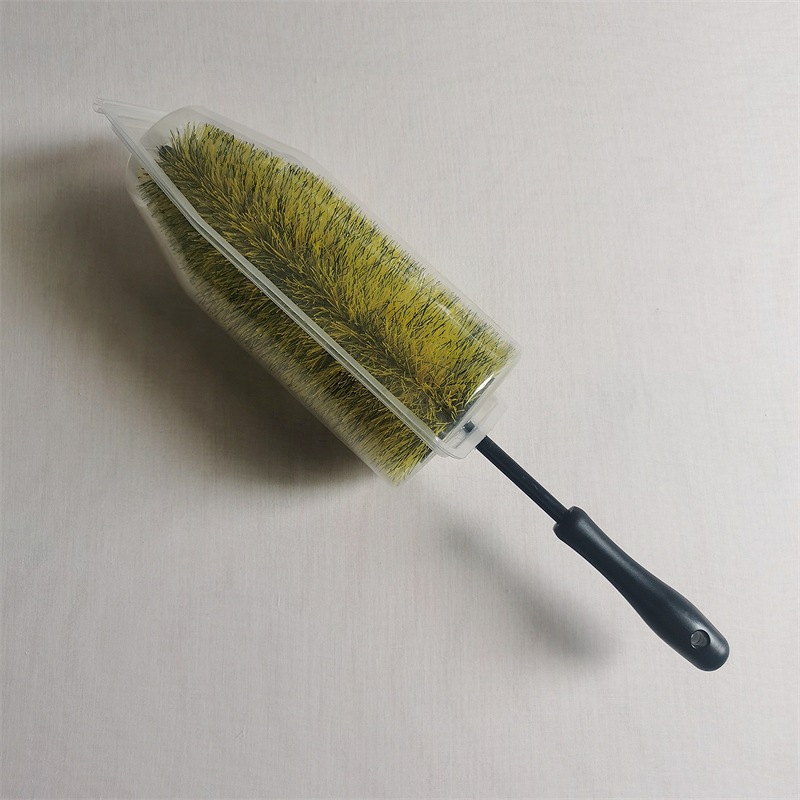 노란색과 검은 색 큰 거품 껍질