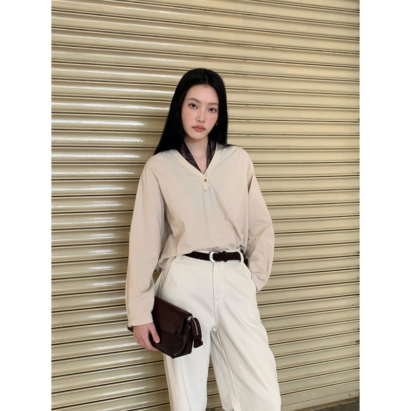 【Special offer, no returns or exchanges】Original price 149 yuan, autumn V-neck shirt with vintage printed silk scarf top 260320 【Special offer, no returns or exchanges】Original price 149 yuan, autumn V-neck shirt with vintage printed silk scarf top 260320