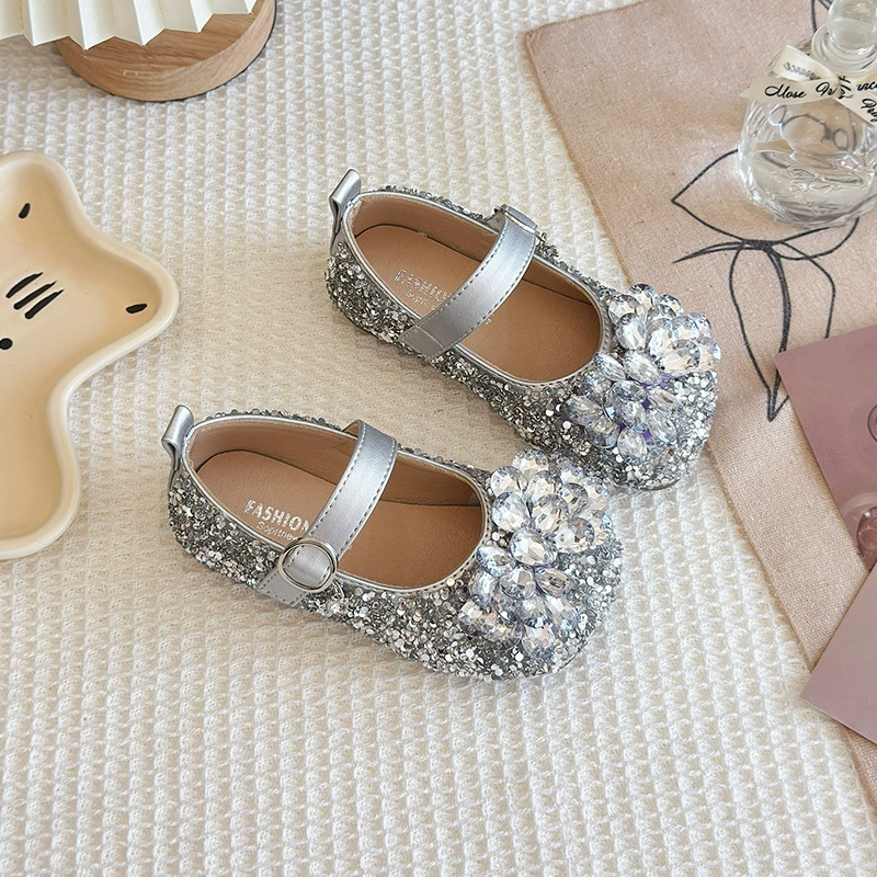 Девочки со стразами одиночные туфли принцессы 2025 летний новый спектакль бант плоская детская обувь мягкая подошва детская обувь
