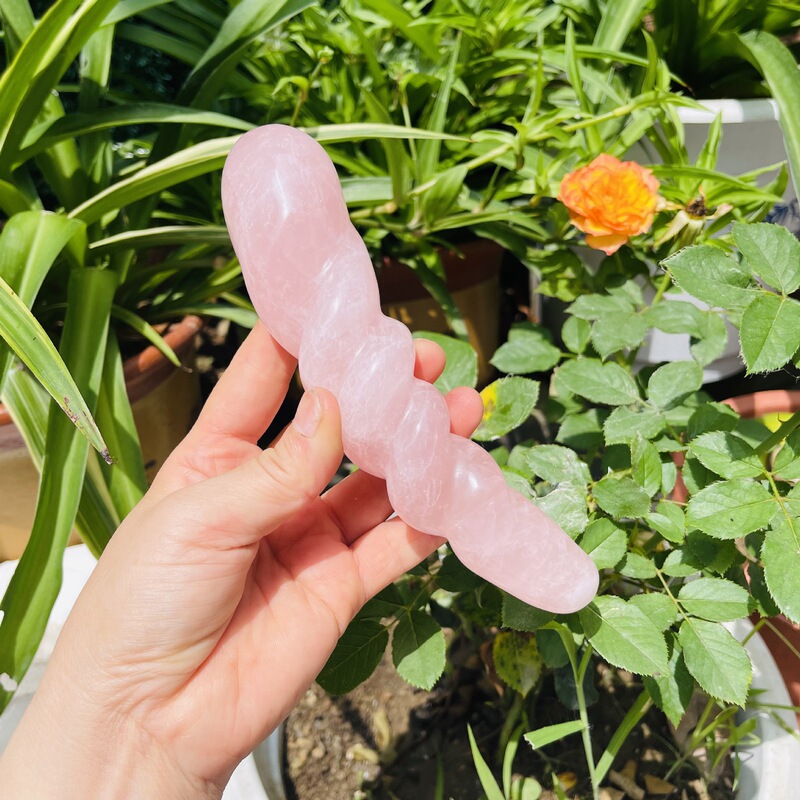 天然粉晶雕刻原石打磨水晶按摩棒 图 4
