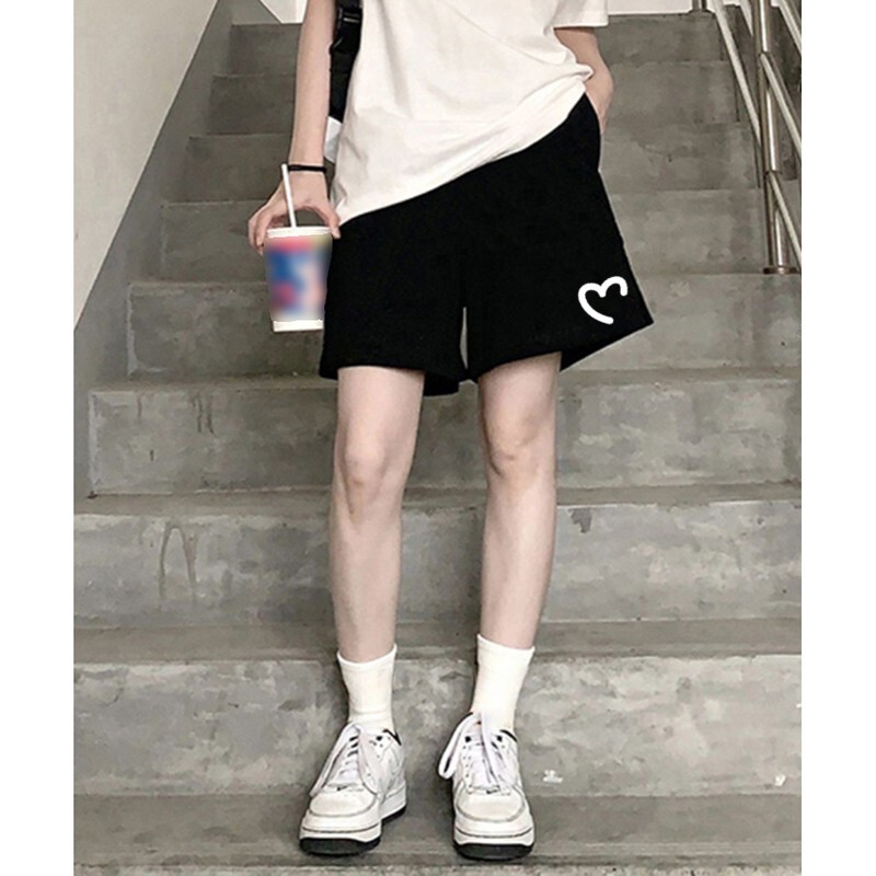 Summer Wide-Leg Shorts for Women, Loose Thin Mid-Length High-Waisted Straight Casual Plus-Size Black Knee-Length Shorts Summer Wide-Leg Shorts for Women, Loose Thin Mid-Length High-Waisted Straight Casual Plus-Size Black Knee-Length Shorts
