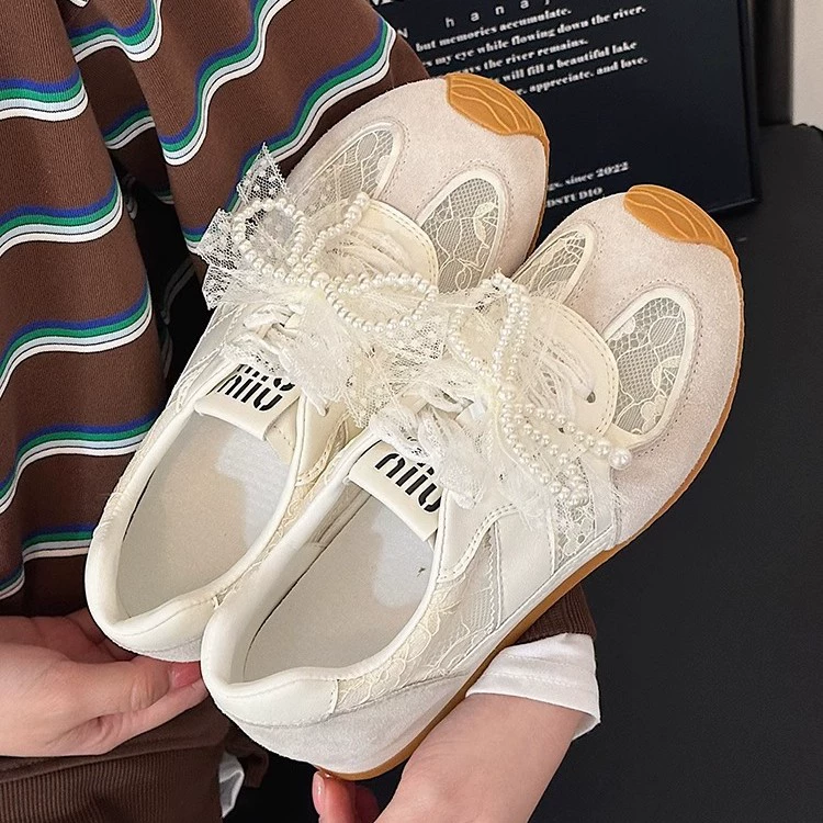 Кружевная обувь для девочек 2025 летний новый стиль маленькая девочка дикая обувь арганд сетка повседневная обувь кроссовки