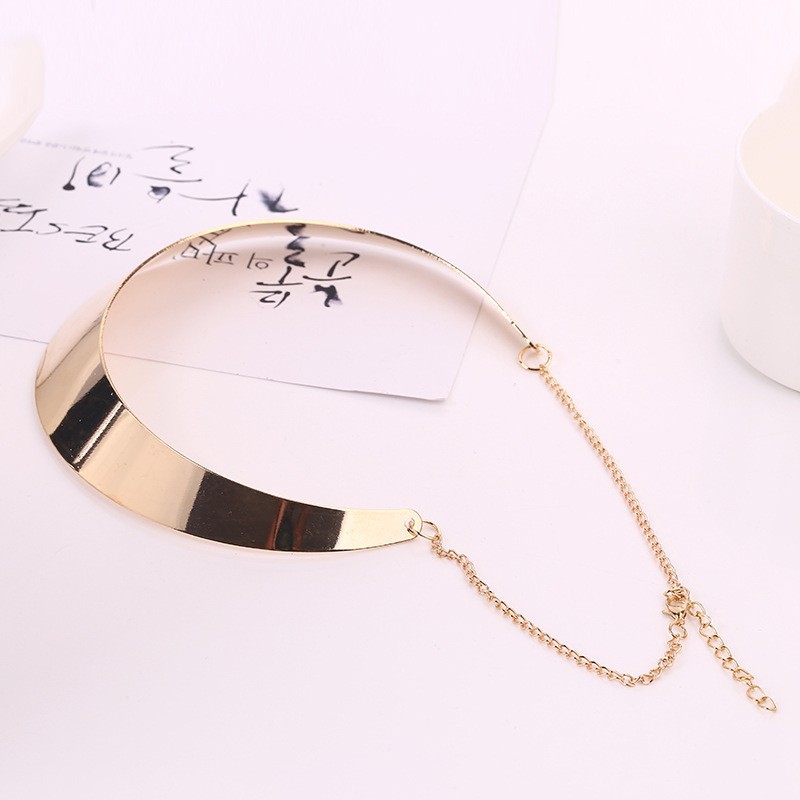 Collana choker punk esagerata in metallo da donna_voghion.com
