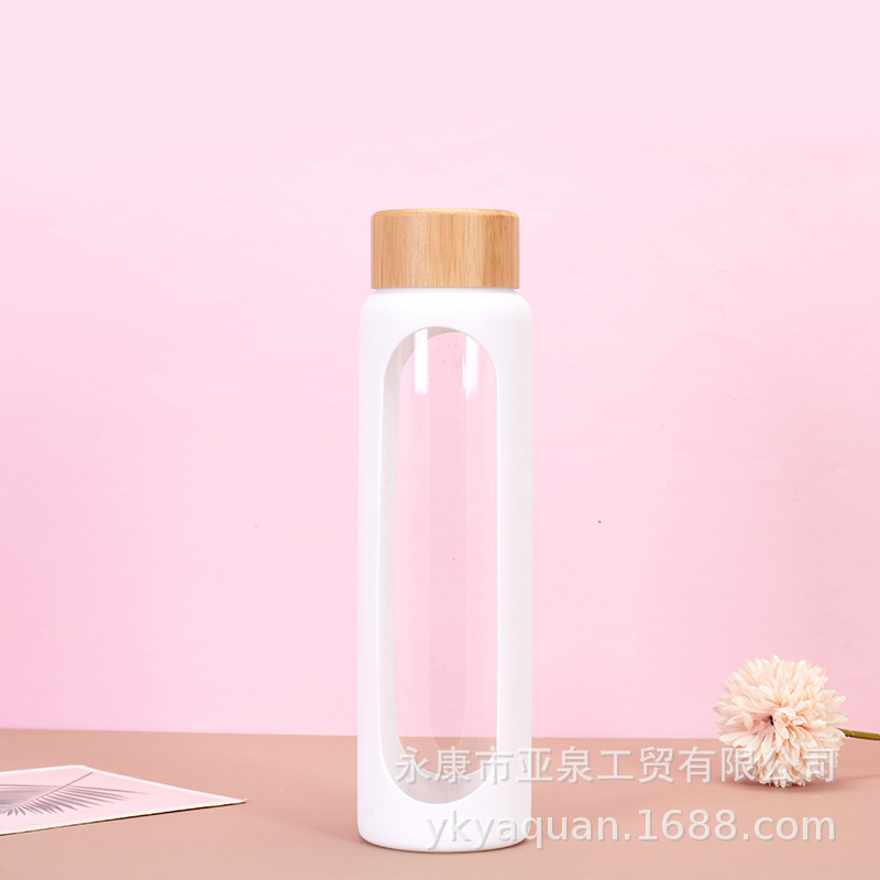 Vaso de vidrio portátil transfronterizo con alto contenido de borosilicato con funda de silicona, taza de agua de vidrio de té portátil para automóvil al aire libre, regalo al por mayor