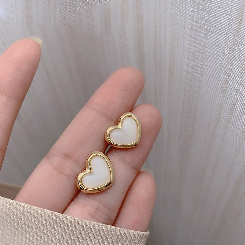 Simple Style Heart Shape Alloy Enamel Ear Studs 1 Pair