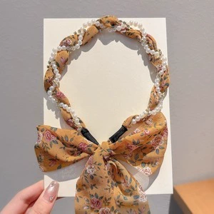 Knitted retro scarf, high-quality vintage style — patterned headband & triangular kerchief
