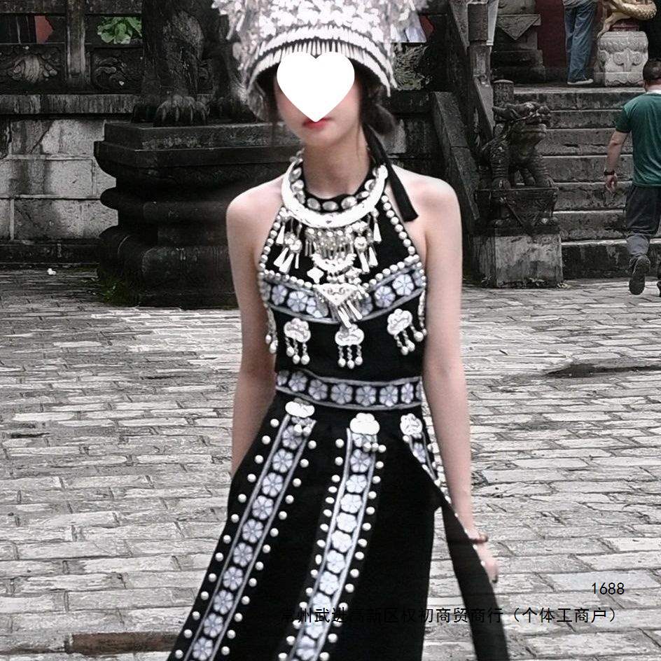 Miao ethnic style embroidered halter dress for young girls, Miao costume, ethnic style, photo shoot, travel photography, shawl, portrait style.