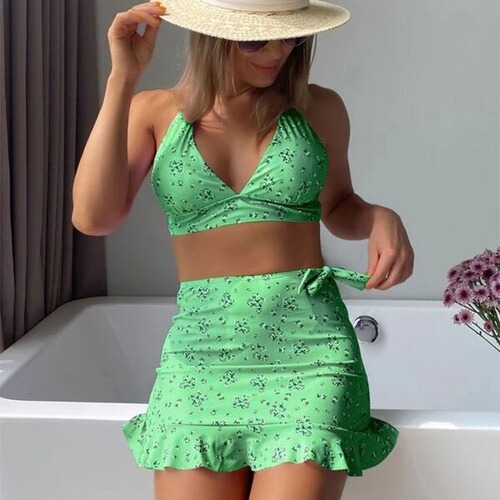 bikini 2024 halterneck V-neck skirt style split swimsuit three-piece set European and American halterneck beach bikini swimsuit